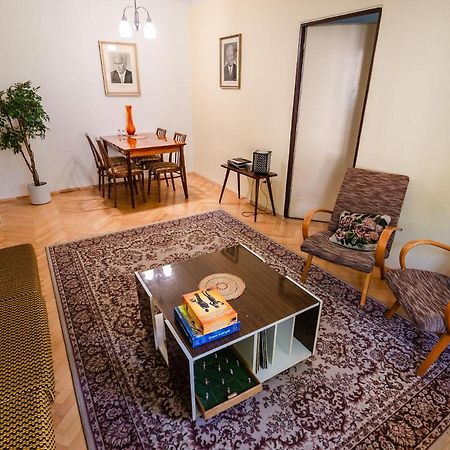 Retro Apartment Brezno Exteriör bild
